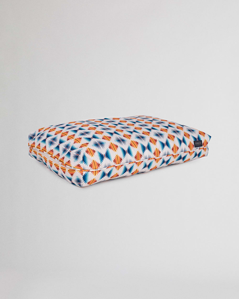 ALTERNATE VIEW OF FALCON COVE ALL SEASON DOG BED IN FALCON COVE image number 2