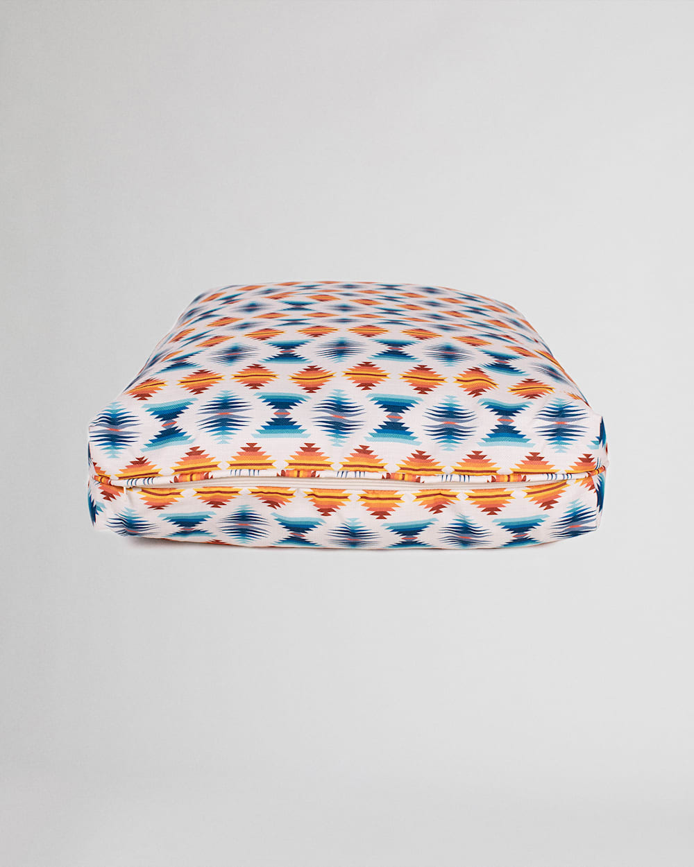 ALTERNATE VIEW OF FALCON COVE ALL SEASON DOG BED IN FALCON COVE image number 3