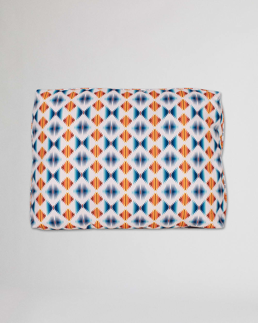 ALTERNATE VIEW OF FALCON COVE ALL SEASON DOG BED IN FALCON COVE image number 4