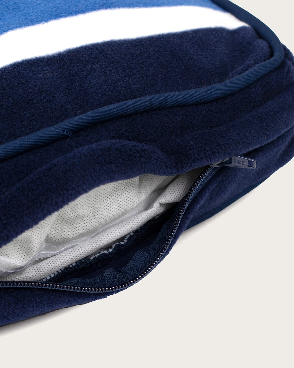 ALTERNATE VIEW OF CRATER LAKE NATIONAL PARK PET BED - NAPPER IN CRATER LAKE image number 6