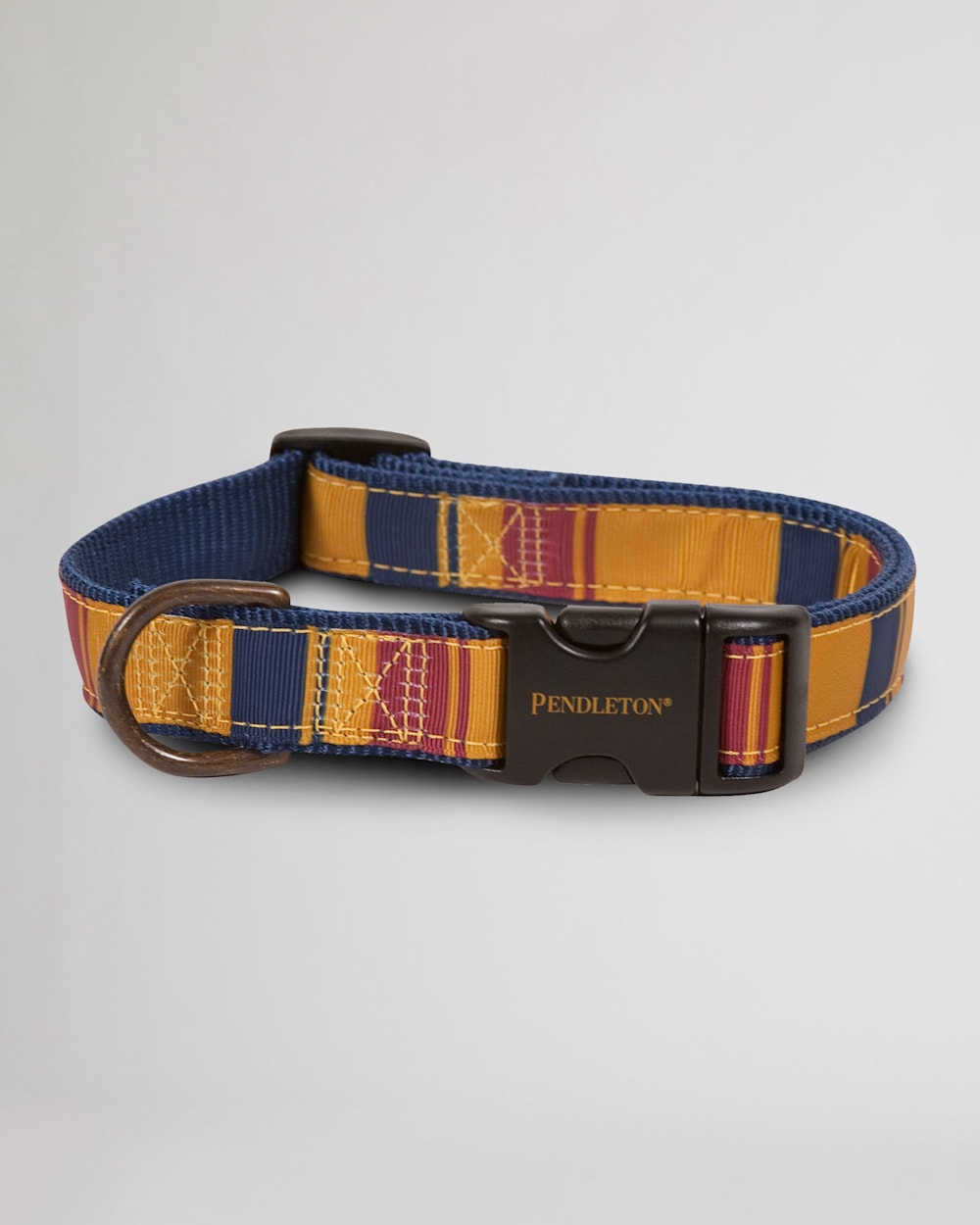 NATIONAL PARK HIKER DOG COLLAR IN YELLOWSTONE image number 1