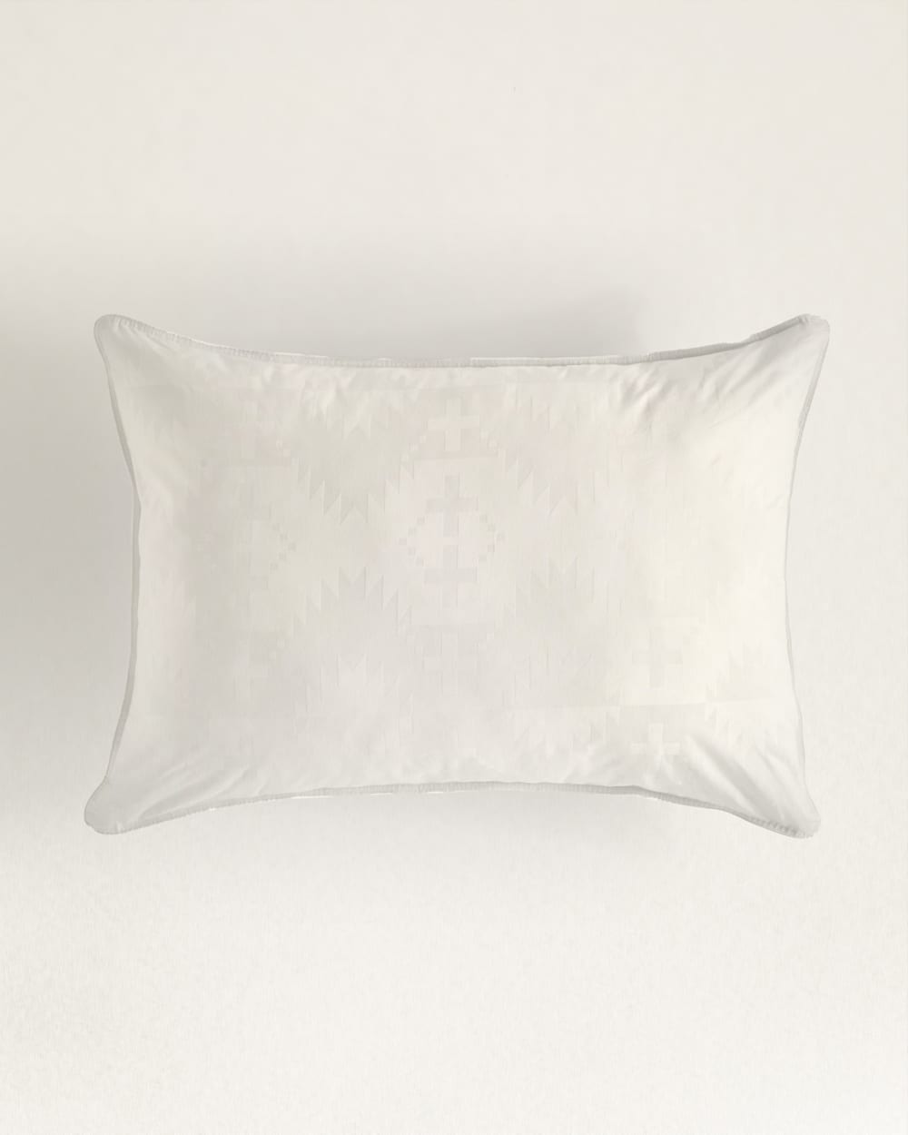 DOWN ALTERNATIVE PILLOW IN WHITE image number 1