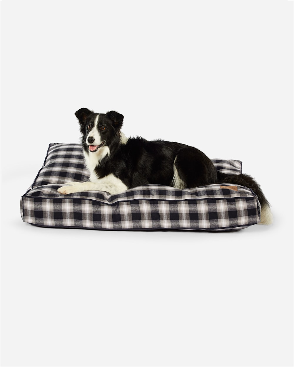 CHARCOAL OMBRE PLAID DOG BED IN SIZE LARGE image number 2
