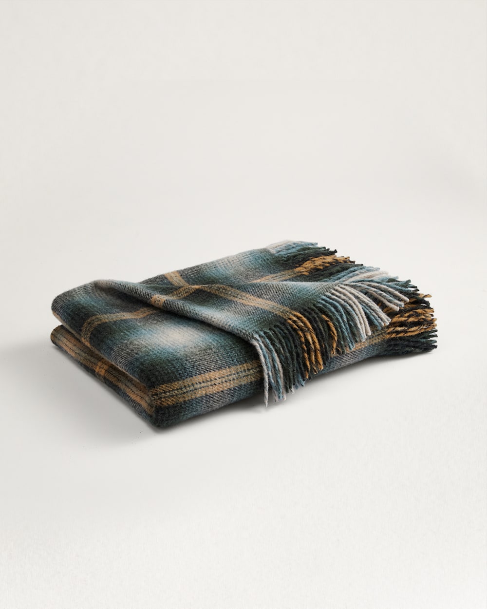 ALTERNATE VIEW OF MOTOR ROBE THROW WITH CARRIER IN TOWNSEND PLAID image number 2