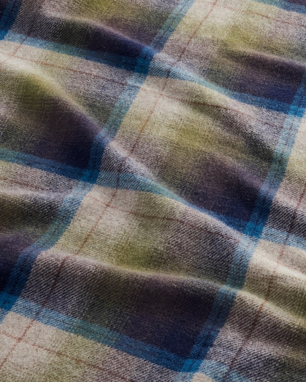 ALTERNATE VIEW OF MOTOR ROBE THROW WITH CARRIER IN HAYSTACK PLAID image number 3