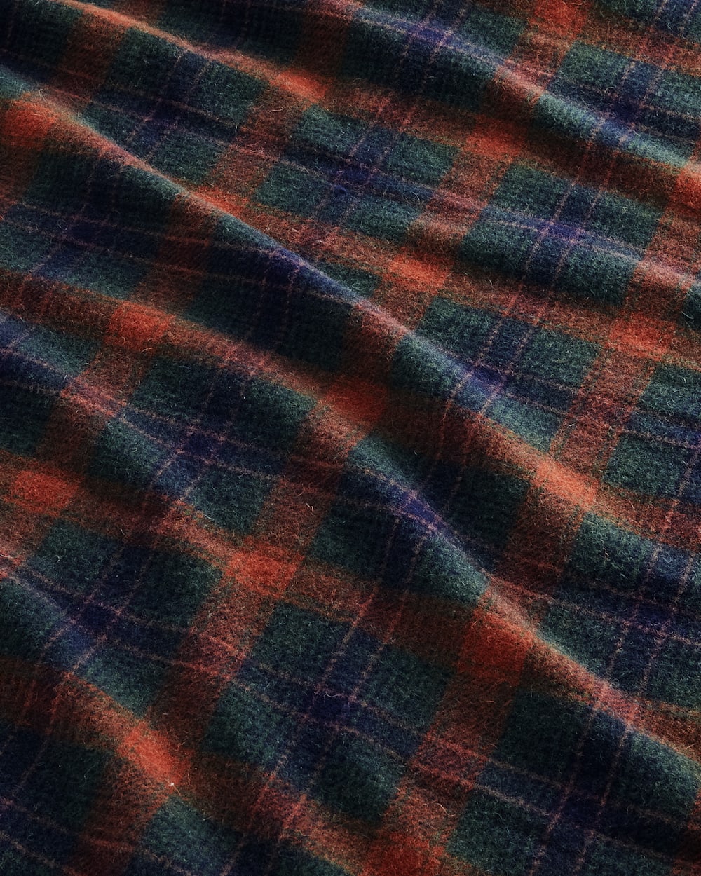 ALTERNATE VIEW OF MOTOR ROBE THROW WITH CARRIER IN JACKSONVILLE PLAID image number 3