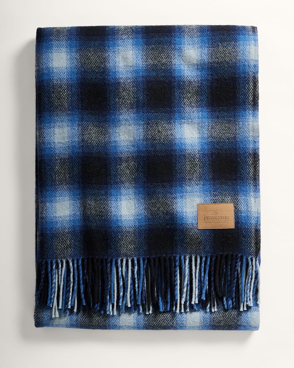 ALTERNATE VIEW OF MOTOR ROBE THROW WITH LEATHER CARRIER IN MIDNIGHT OMBRE image number 3