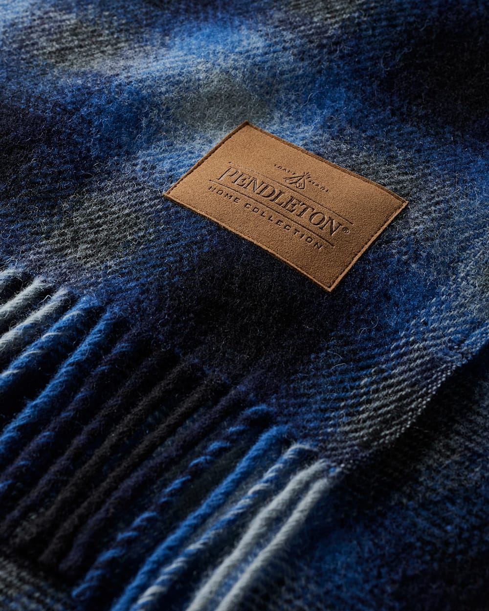 ALTERNATE VIEW OF MOTOR ROBE THROW WITH LEATHER CARRIER IN MIDNIGHT OMBRE image number 4