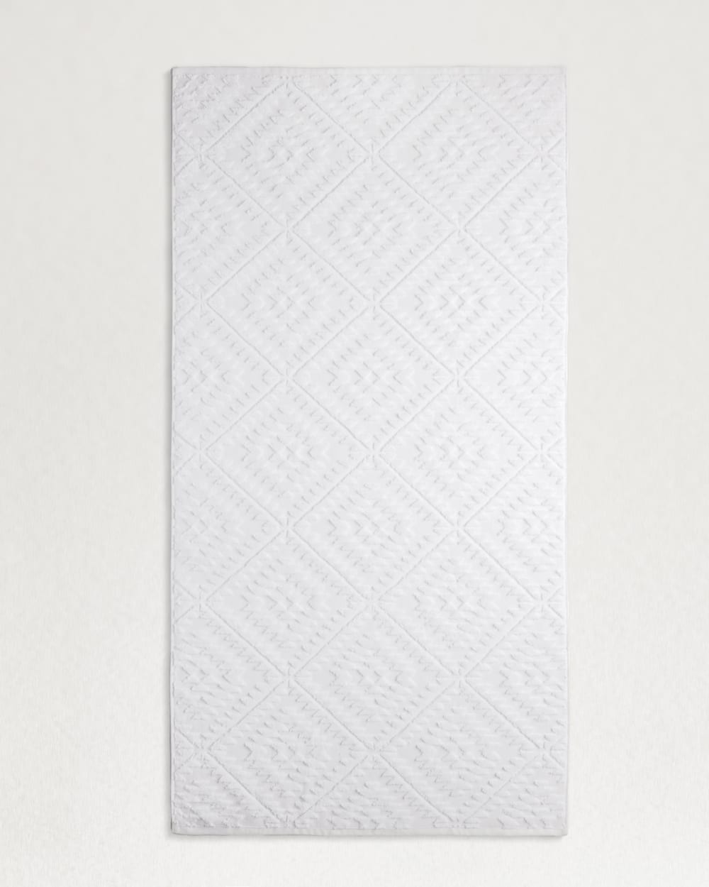 ALTERNATE VIEW OF RANCHO ARROYO TOWEL COLLECTION IN BRIGHT WHITE image number 2