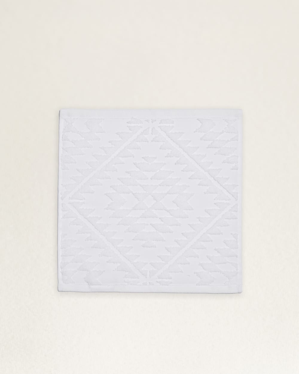 ALTERNATE VIEW OF RANCHO ARROYO TOWEL COLLECTION IN BRIGHT WHITE image number 4
