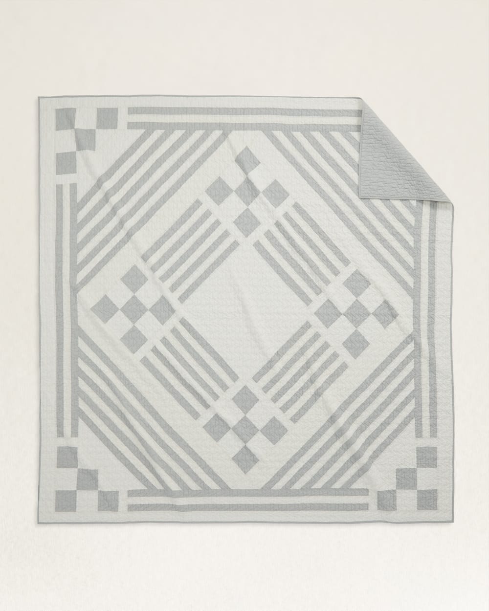 WILLOW CREEK PIECED QUILT SET IN IVORY image number 1