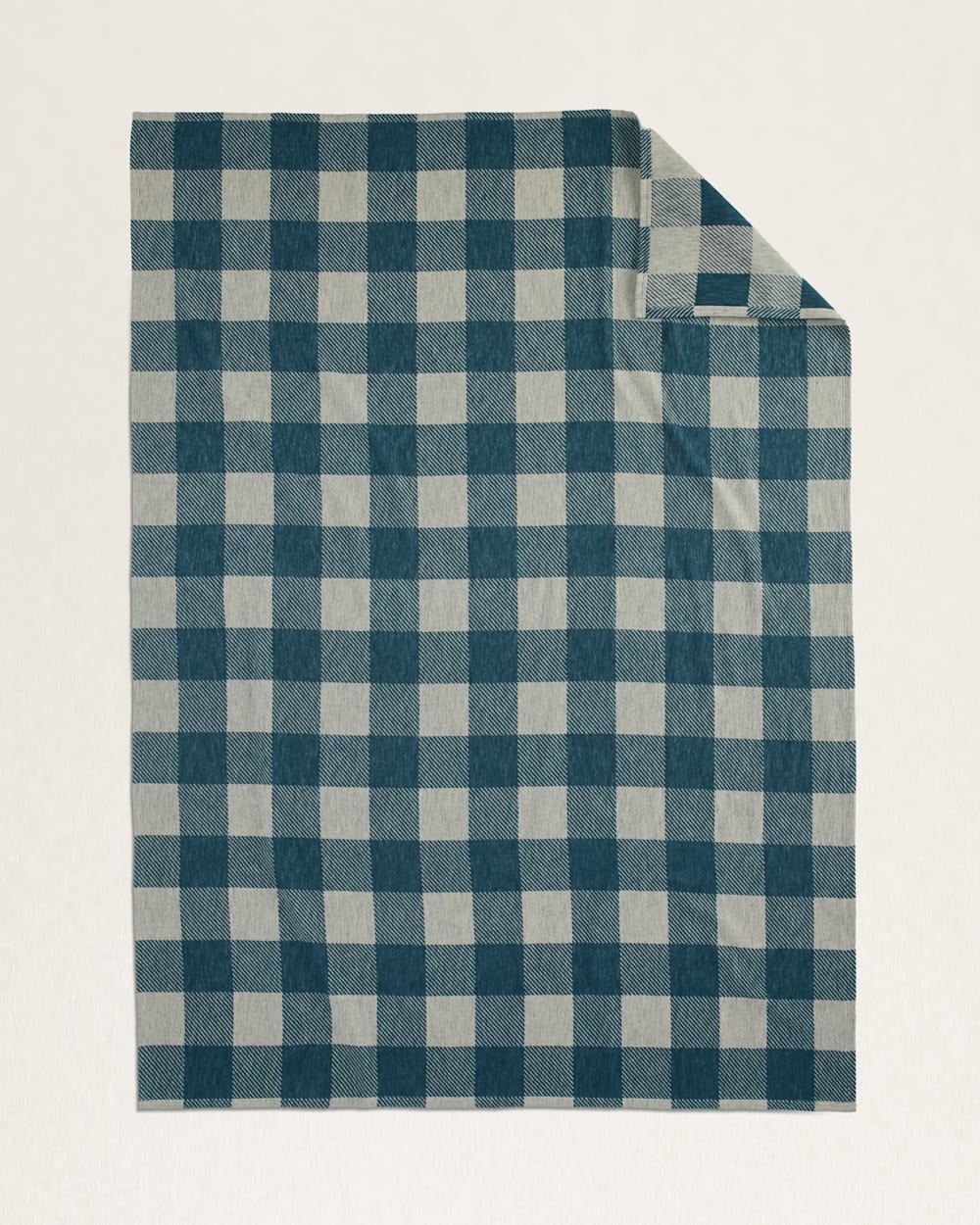 FLAT FRONT VIEW OF ROB ROY ORGANIC COTTON BLANKET IN MARINE image number 1