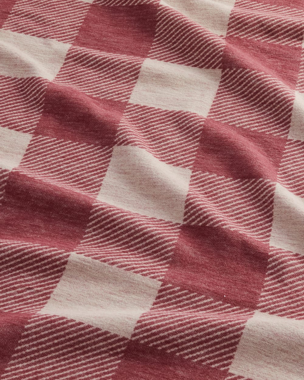 CLOSE UP VIEW OF ROB ROY ORGANIC COTTON BLANKET IN ANDORA image number 2