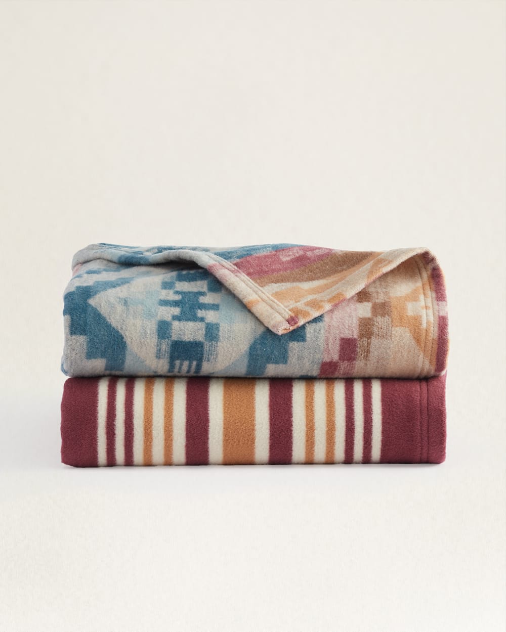 CARICO LAKE/STRIPE ORGANIC COTTON THROW GIFT PACK IN SANDSHELL/ANDORA image number 1