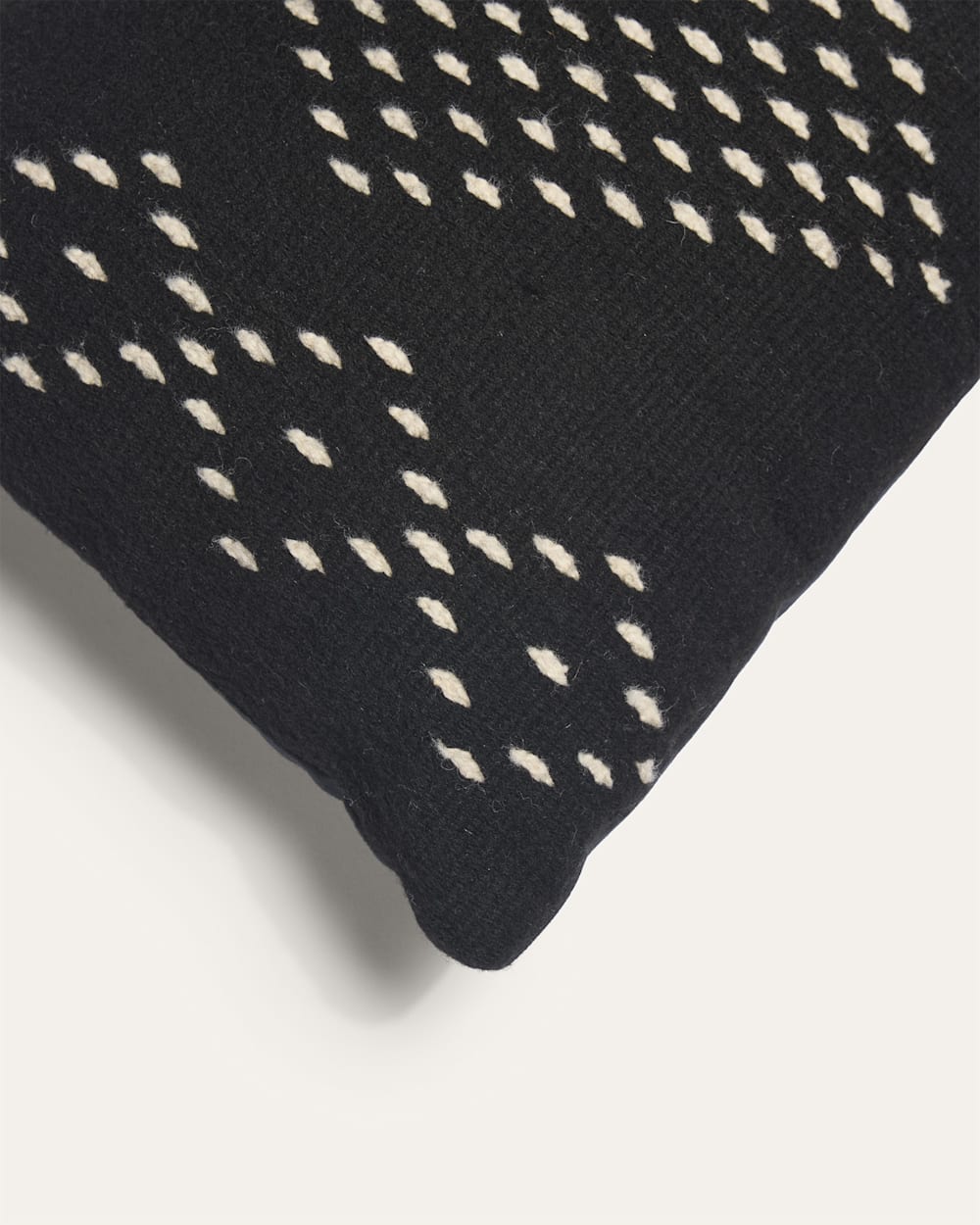 ALTERNATE VIEW OF MIL DIAMONDS LUMBAR PILLOW IN BLACK/IVORY image number 3