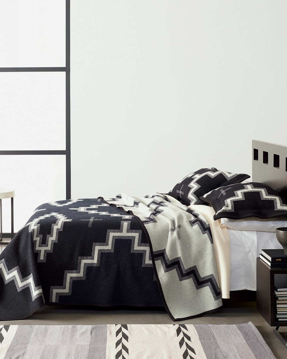 Black and white pendleton blanket 2025