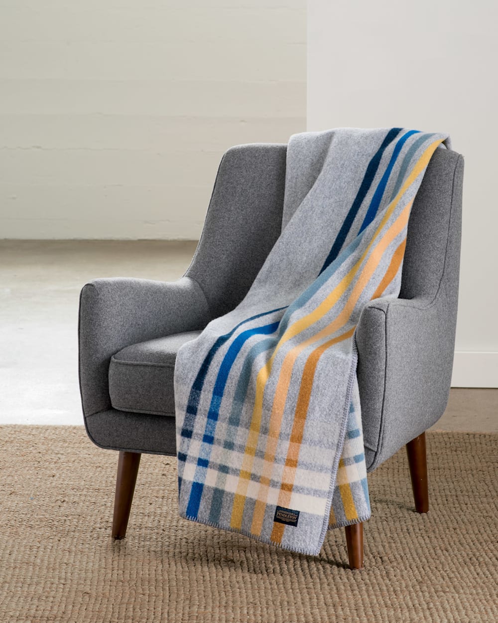 ADDITIONAL VIEW OF OSLO EVENING THROW IN GREY MULTI PLAID image number 4