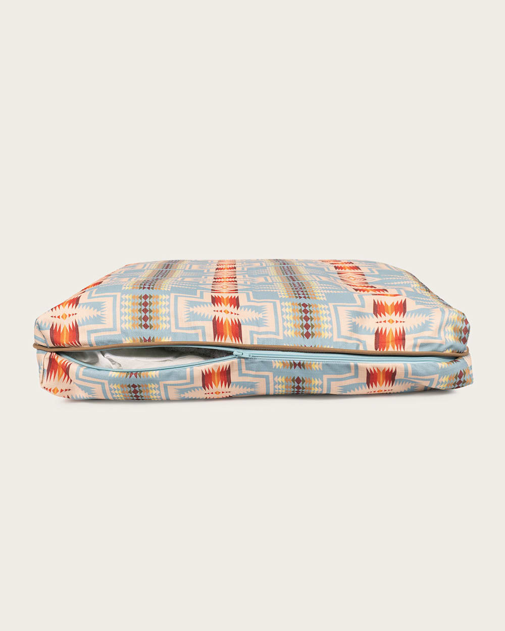 ALTERNATE VIEW OF HARDING ALL SEASON PET BED - NAPPER IN SHALE HARDING image number 4
