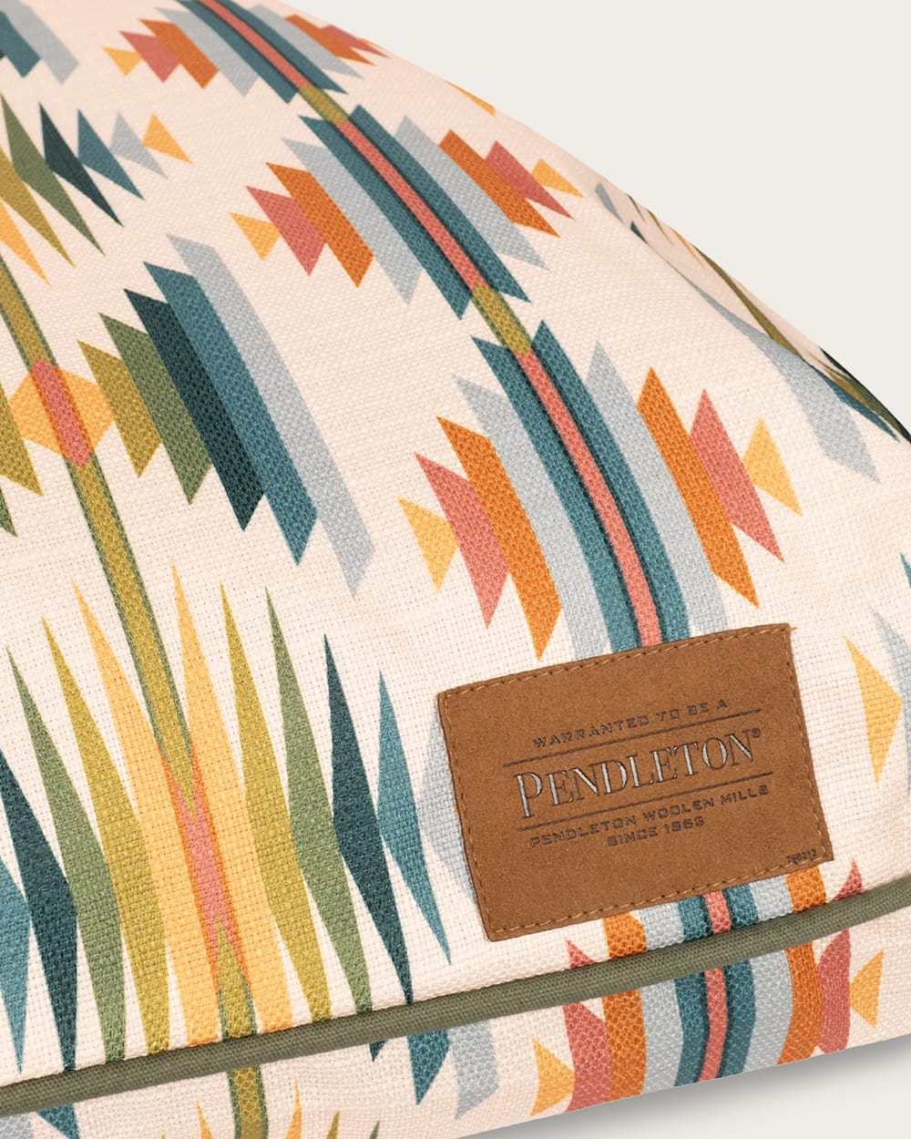 ALTERNATE VIEW OF FALCON COVE ALL SEASON PET BED - NAPPER IN BEIGE FALCON COVE image number 3