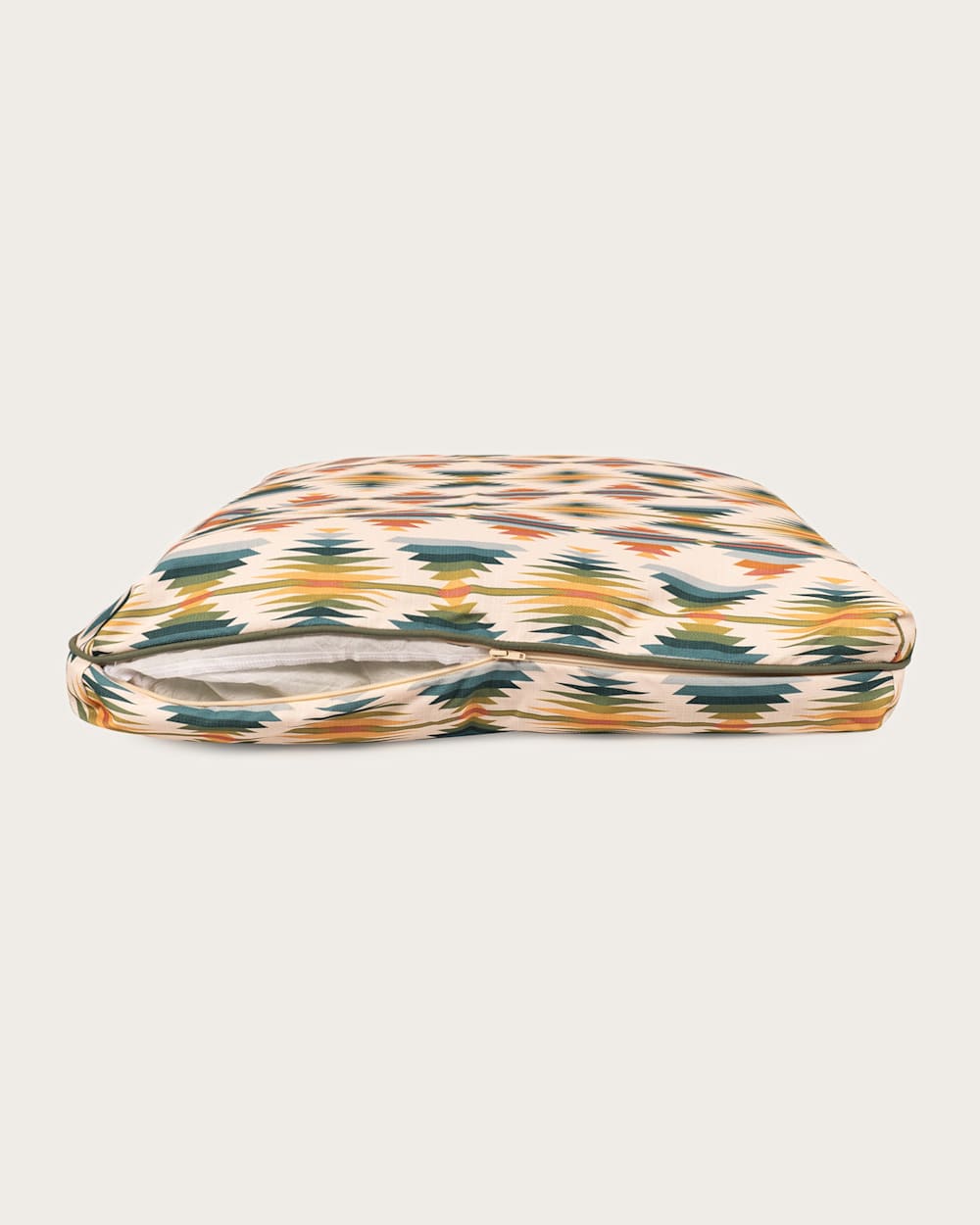 ALTERNATE VIEW OF FALCON COVE ALL SEASON PET BED - NAPPER IN BEIGE FALCON COVE image number 4