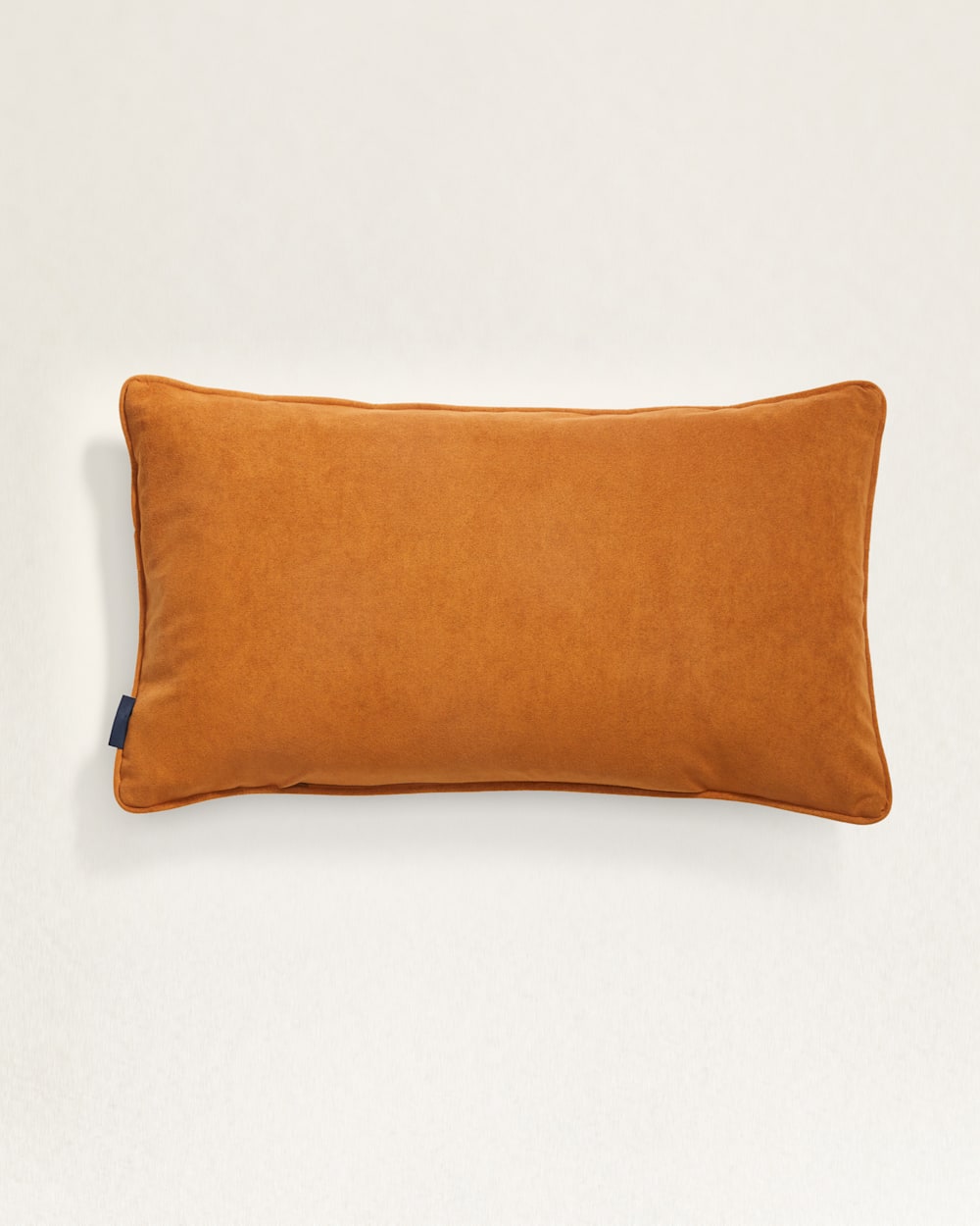 ALTERNATE VIEW OF GOOSE LAKE PIECED QUILT SET IN IVORY/NAVY image number 2