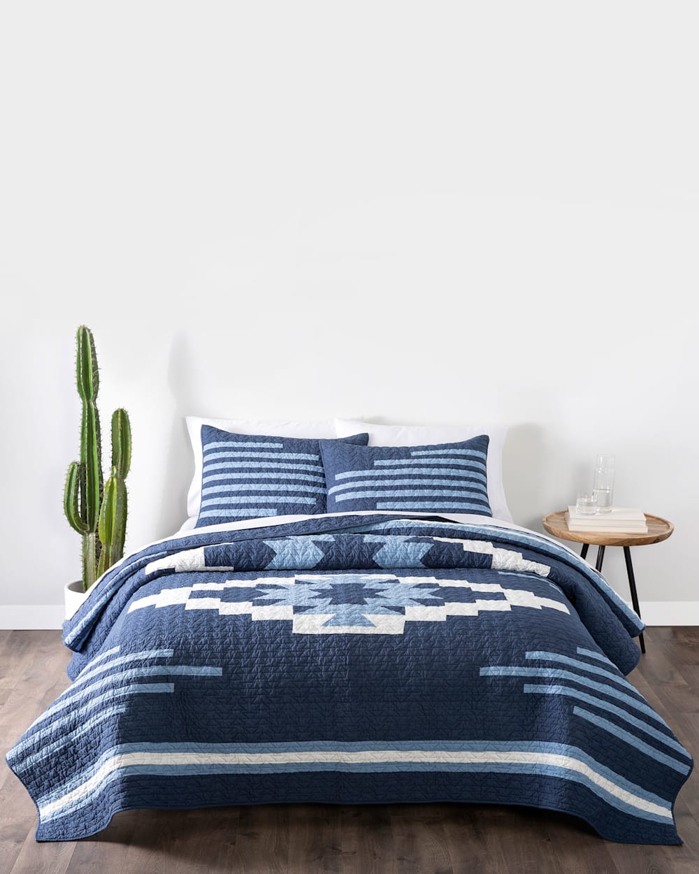 ALTERNATE VIEW OF CREEKSIDE PIECED QUILT IN INDIGO image number 5