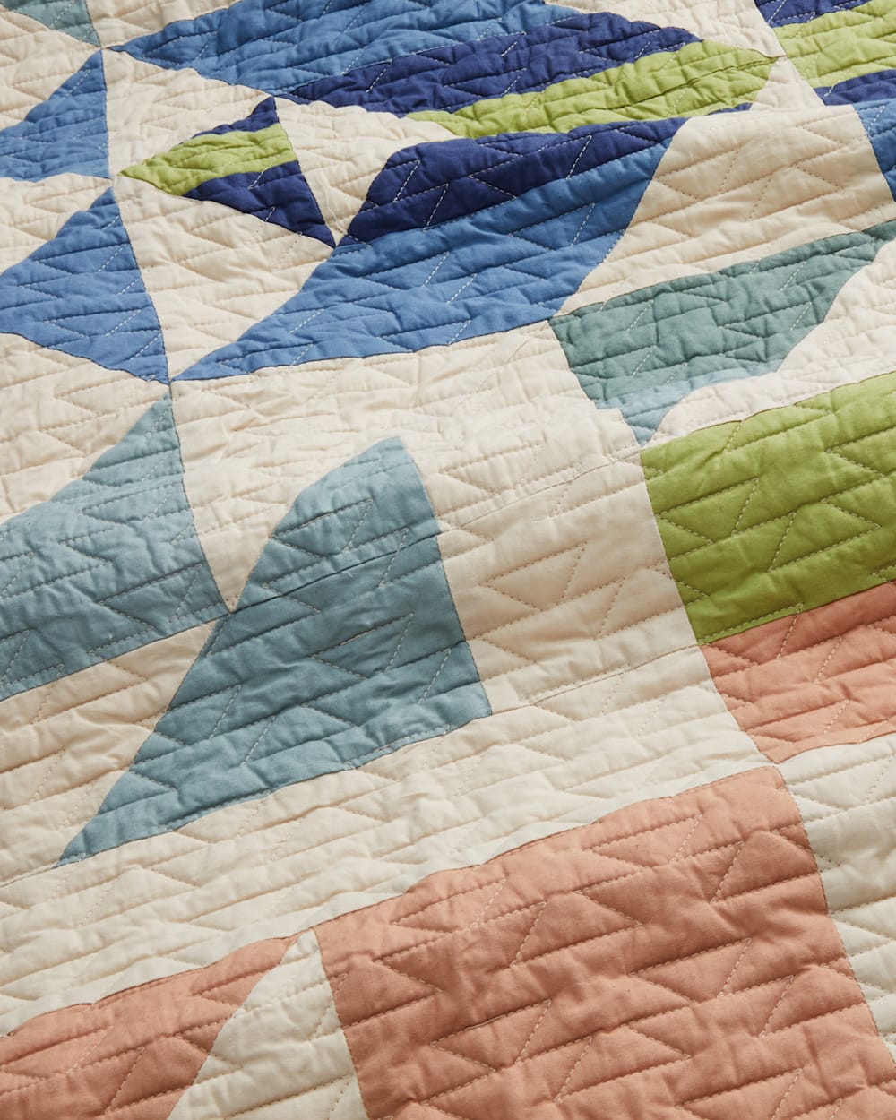 ALTERNATE VIEW OF OPAL SPRINGS PIECED QUILT SET IN TAN MULTI image number 2