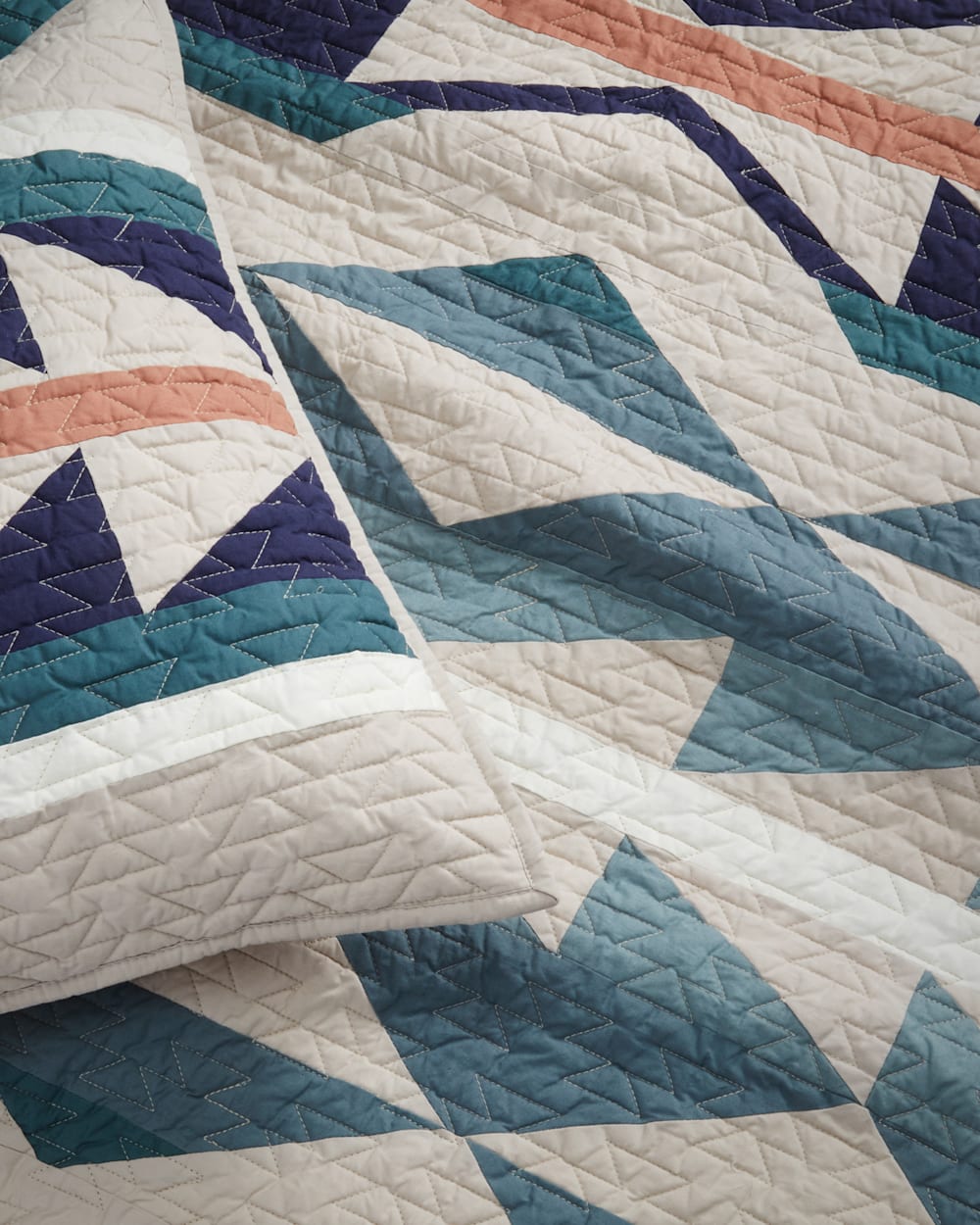 ALTERNATE VIEW OF MEDICINE BOW PIECED QUILT SET IN TAN/BLUE MULTI image number 3