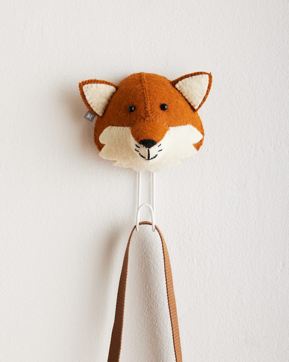 ALTERNATE VIEW OF FOX HEAD COAT HOOK IN RUST/CREAM image number 3