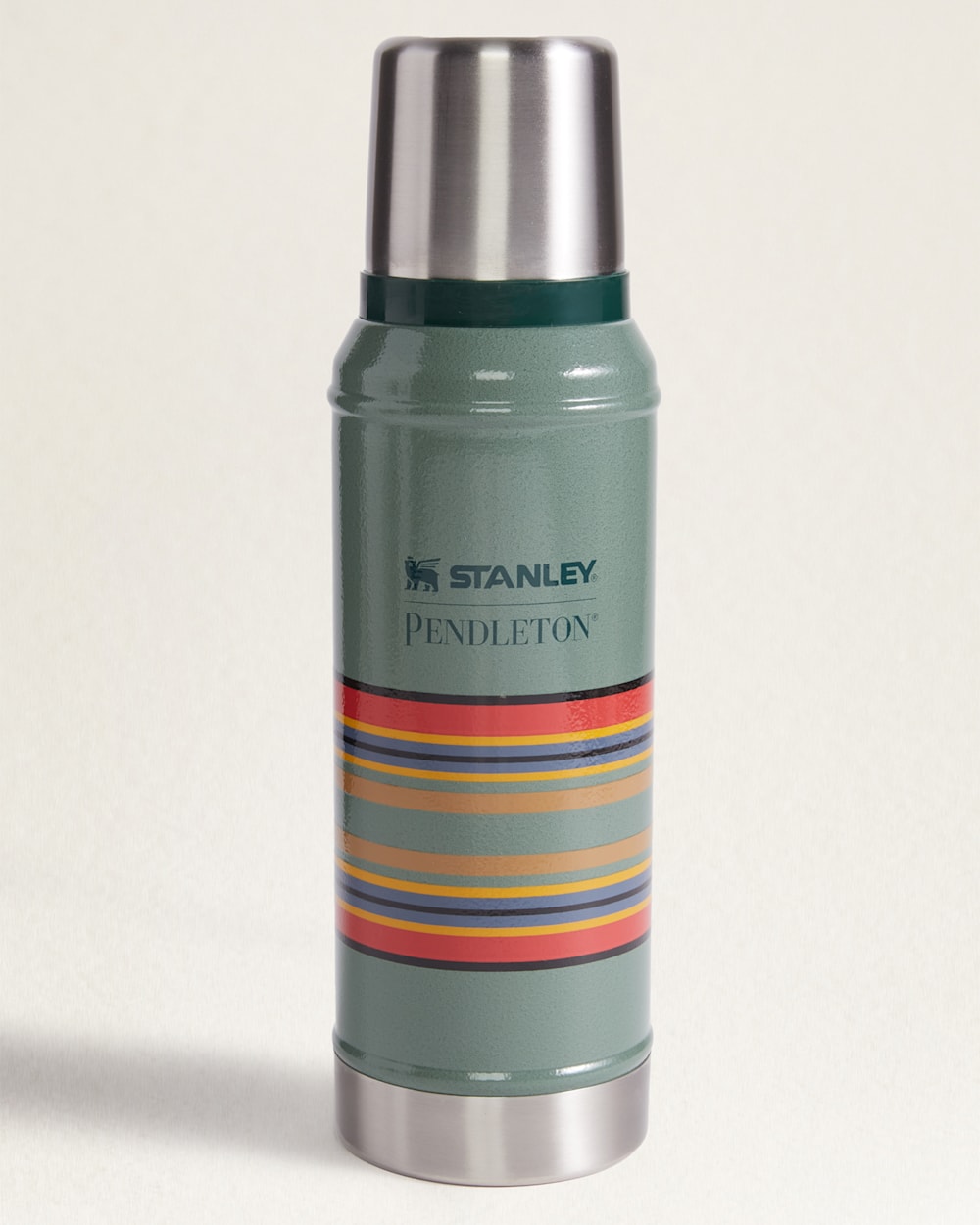 ALTERNATE VIEW OF STANLEY CLASSIC INSULATED BOTTLE IN HAMMERTONE GREEN image number 2