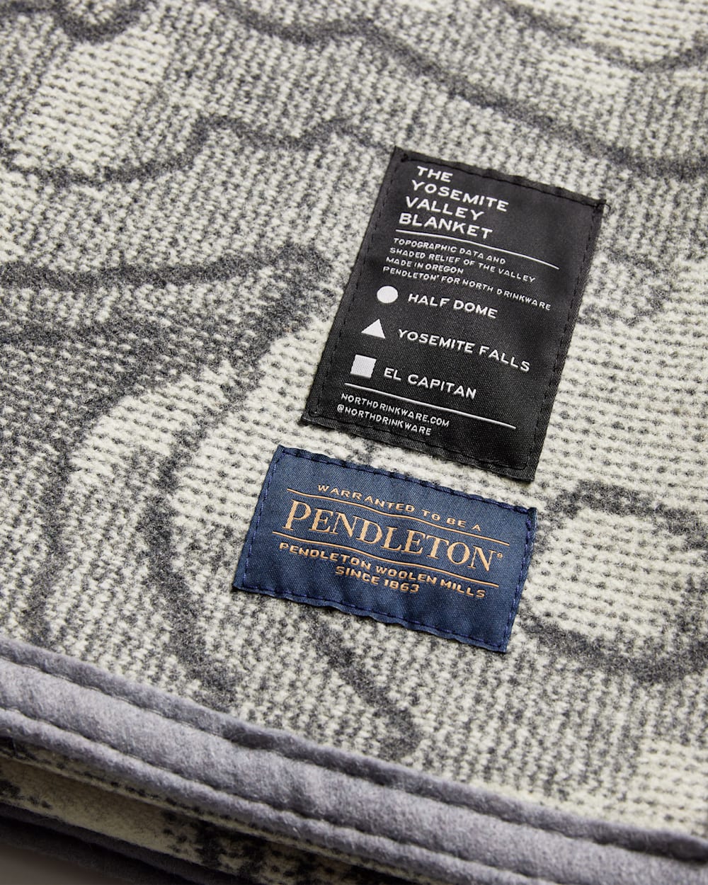 ALTERNATE VIEW OF NORTH DRINKWARE X PENDLETON YOSEMITE VALLEY BLANKET IN GREY image number 4