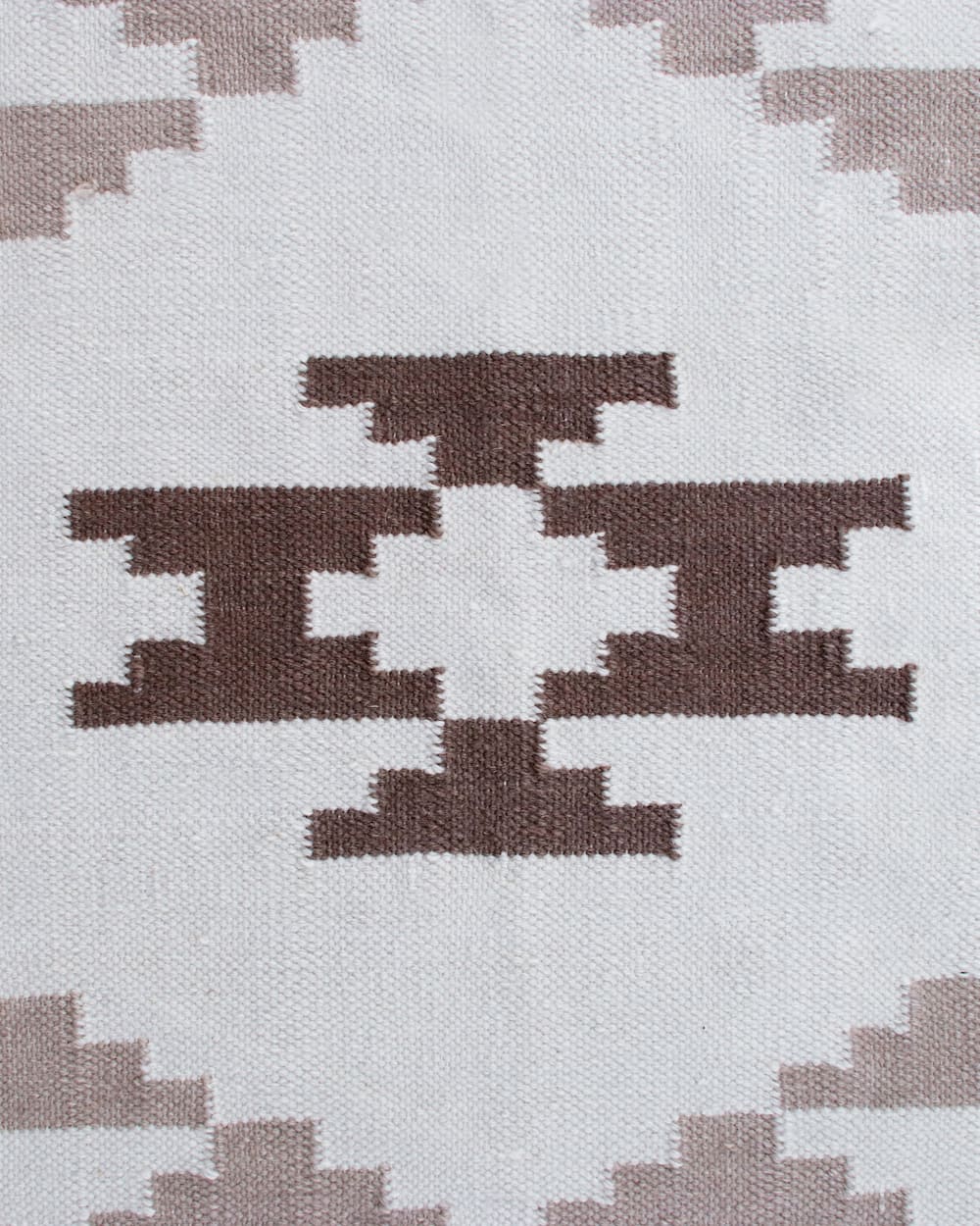 ALTERNATE VIEW OF SALT CREEK RUG IN LINEN image number 4