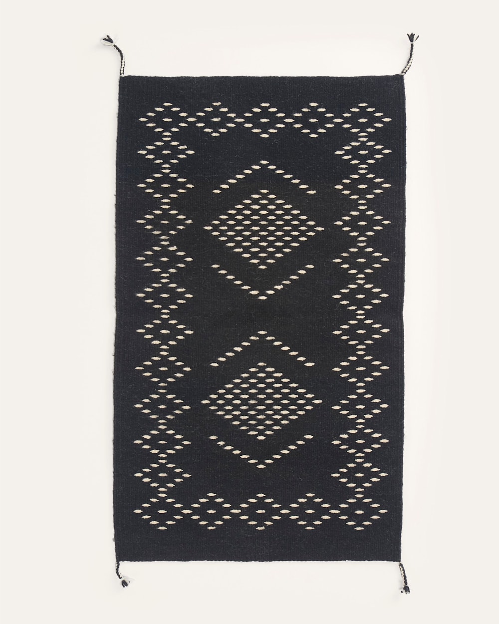 MIL DIAMONDS RUG IN BLACK/IVORY image number 1