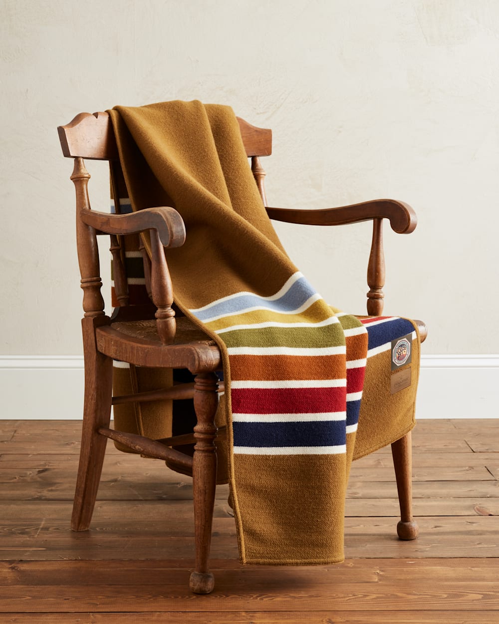 ALTERNATE VIEW OF JOSHUA TREE NATIONAL PARK THROW WITH CARRIER IN CAMEL image number 5
