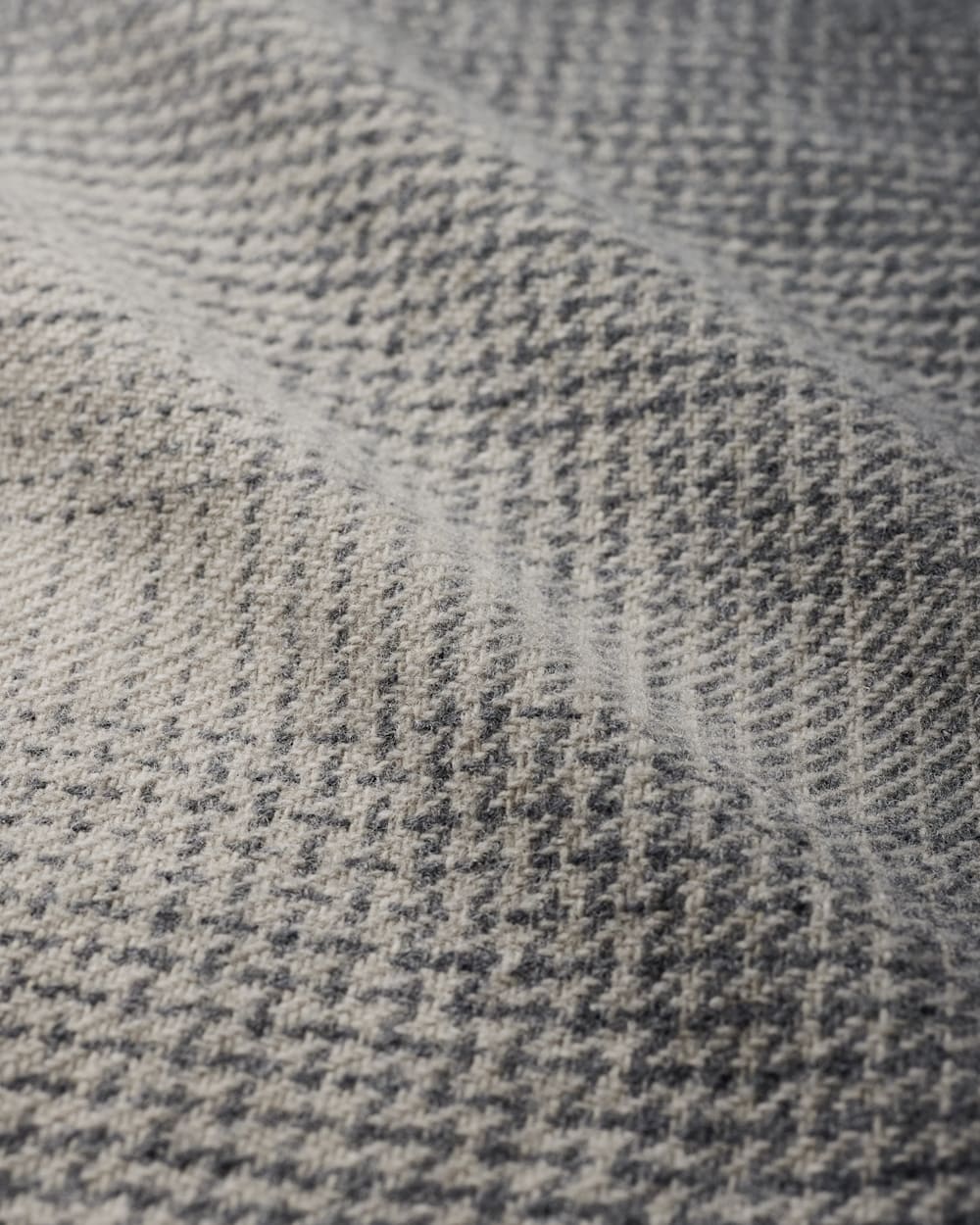 ALTERNATE VIEW OF ECO-WISE WOOL OMBRE BLANKET IN BONE/GREY image number 3