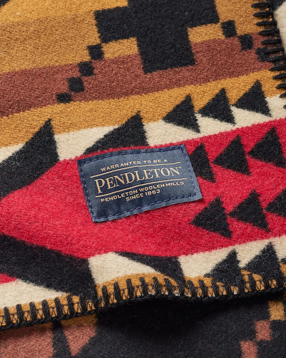 ALTERNATE VIEW OF NEHALEM SADDLE BLANKET IN BLACK image number 3