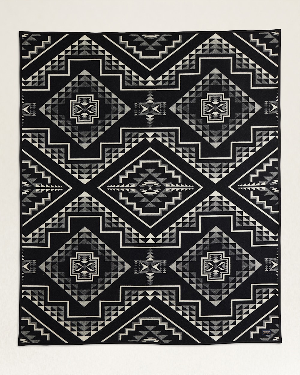 OXBOW BLANKET IN BLACK/WHITE image number 1