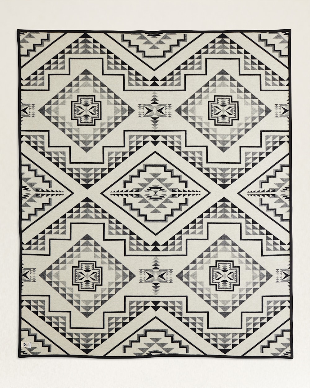 ALTERNATE VIEW OF OXBOW BLANKET IN BLACK/WHITE image number 2