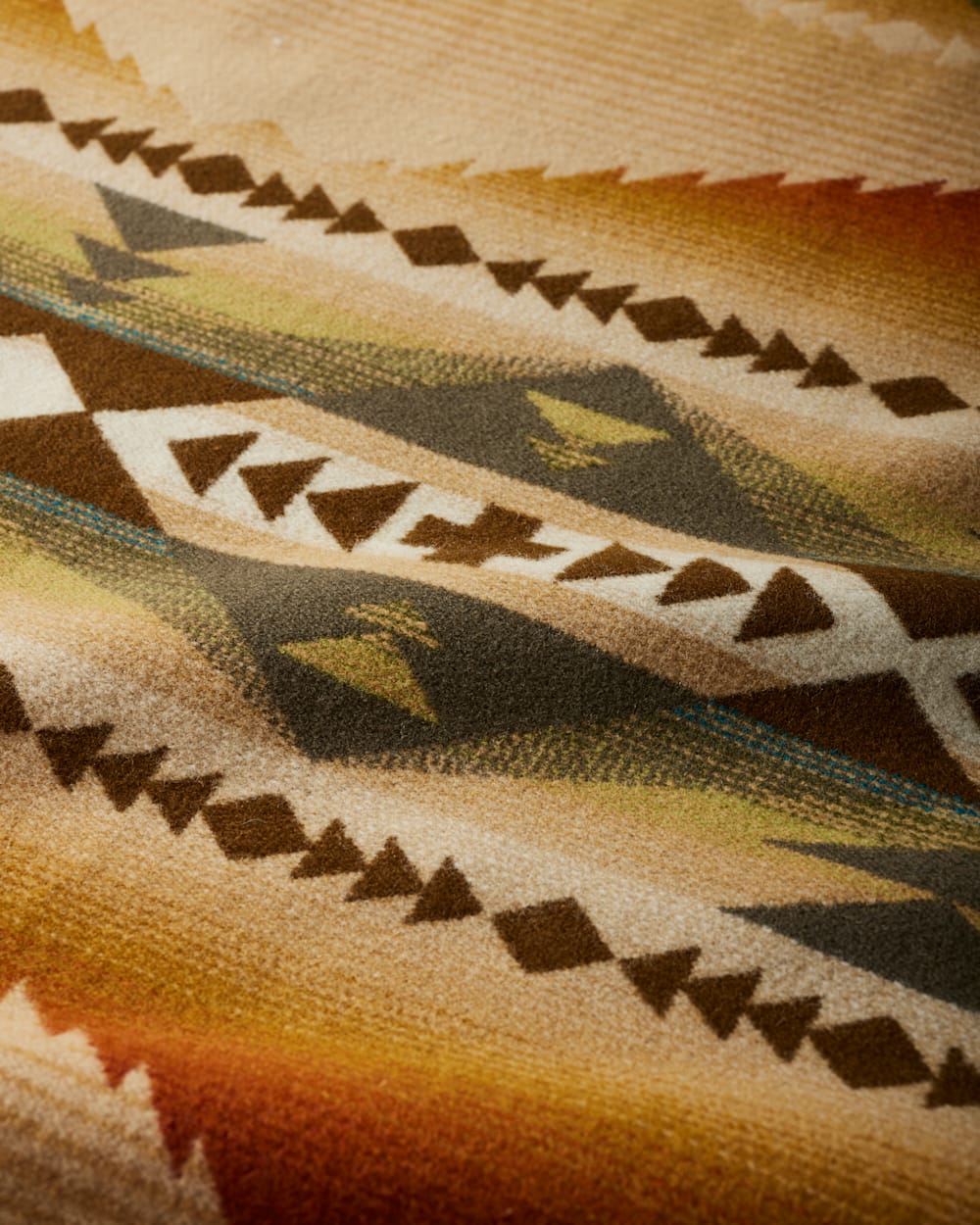 ALTERNATE VIEW OF SOLSTICE CANYON BLANKET IN TAN MULTI image number 4