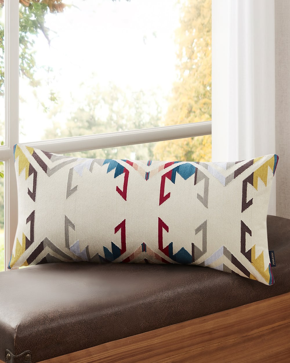 ALTERNATE VIEW OF WHITE SANDS D�COR PILLOW IN IVORY MULTI image number 4