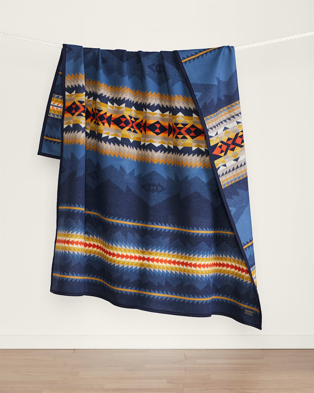 CASCADIA BLANKET IN BLUE image number 1