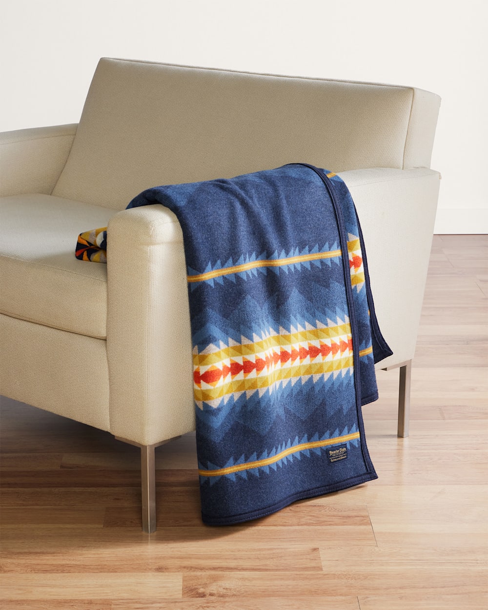 ALTERNATE VIEW OF CASCADIA BLANKET IN BLUE image number 6