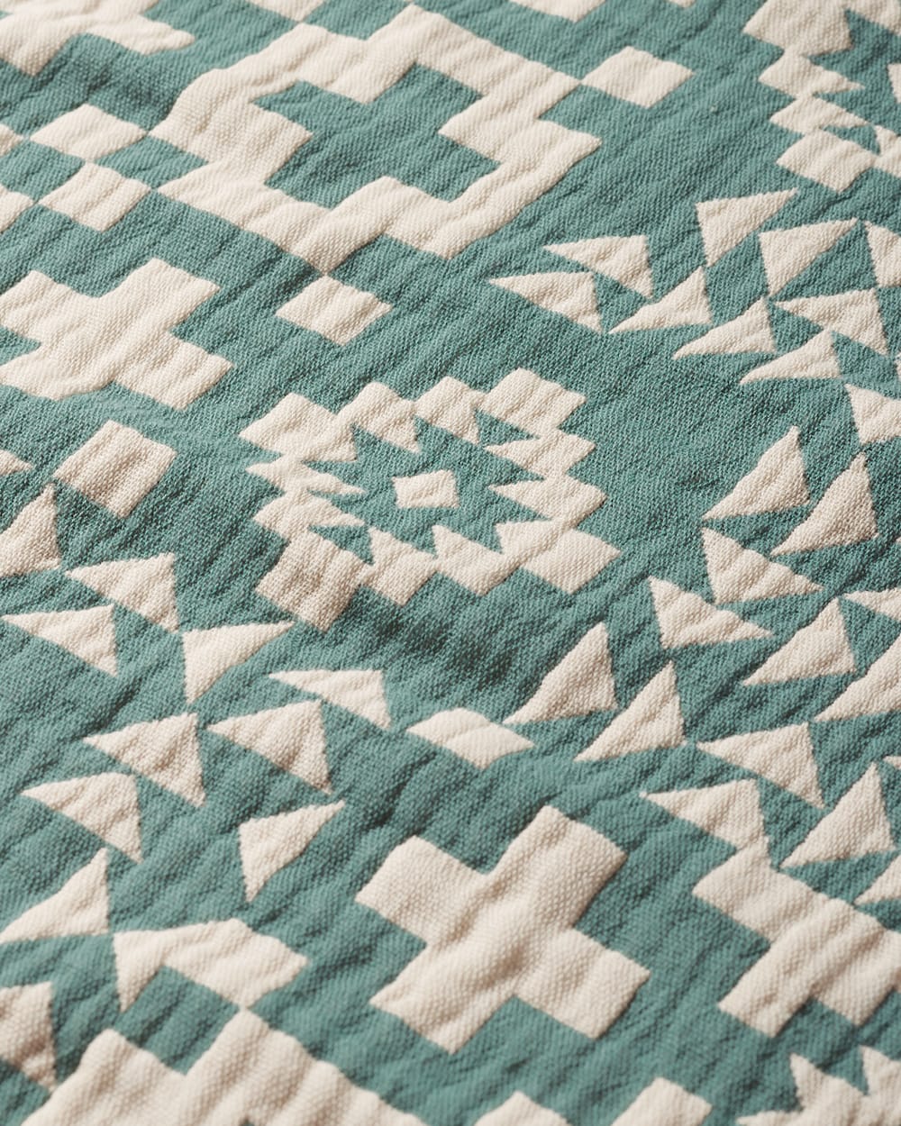 ALTERNATE VIEW OF BLUE RIDGE ORGANIC COTTON BABY BLANKET IN BLUE/CREAM image number 4