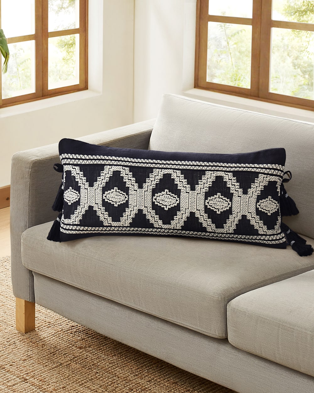 ALTERNATE VIEW OF KIVA STEPS LUMBAR PILLOW IN BLACK/WHITE image number 3