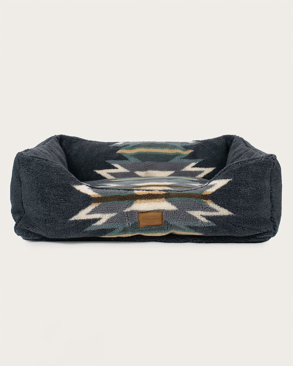 OXFORD WYETH TRAIL KUDDLER BED IN MULTI image number 1