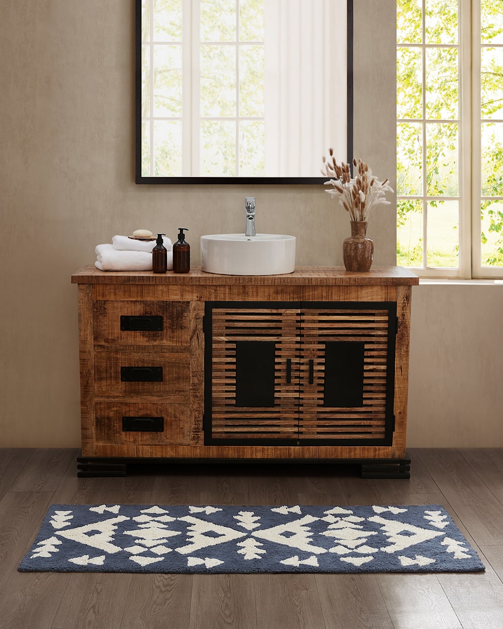 ALTERNATE VIEW OF DIAMOND PEAK BATH RUG IN BLUE/WHITE image number 5