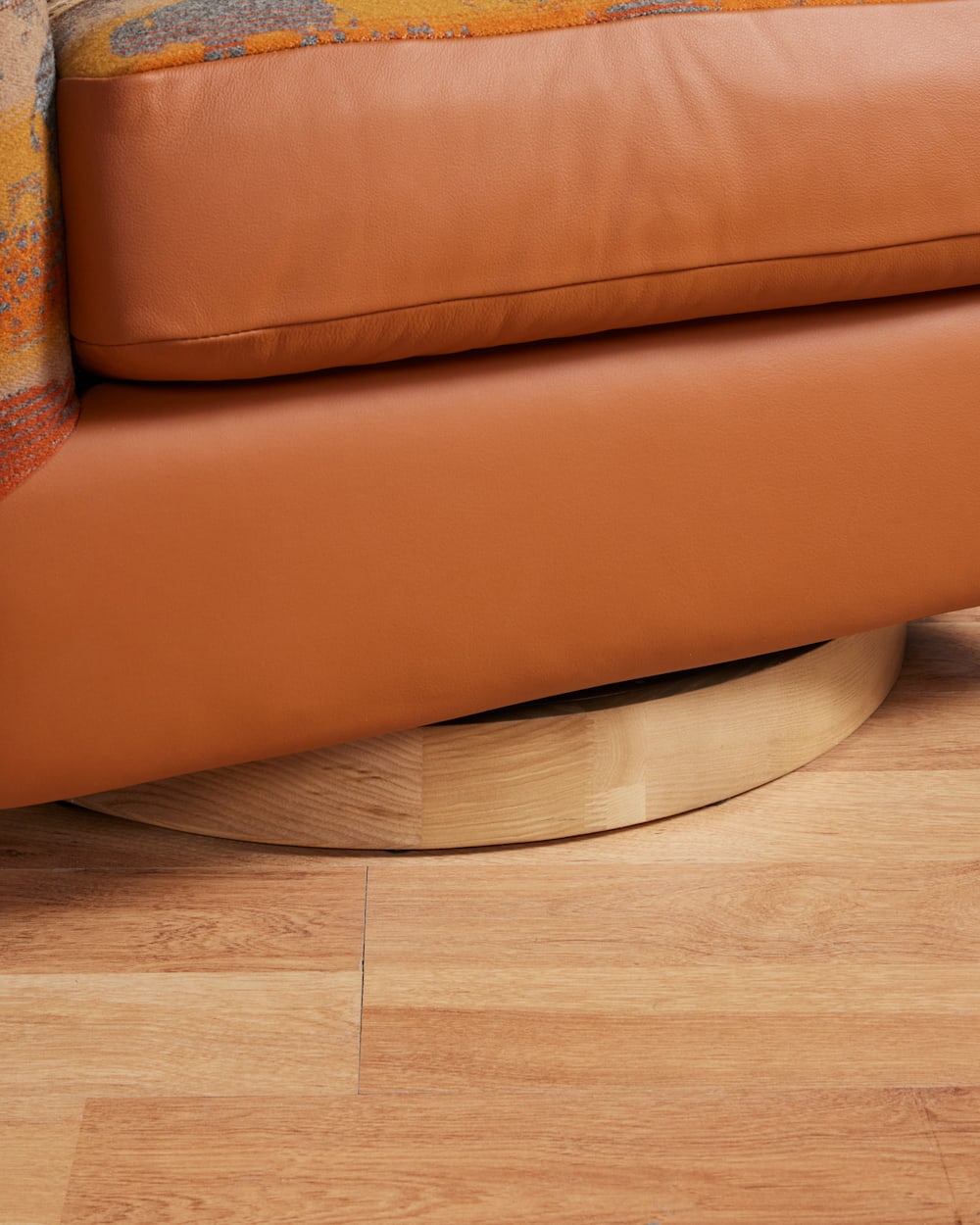 ALTERNATE VIEW OF LEATHER/WOOL BARREL CHAIR IN SADDLE/BUFFALO image number 4