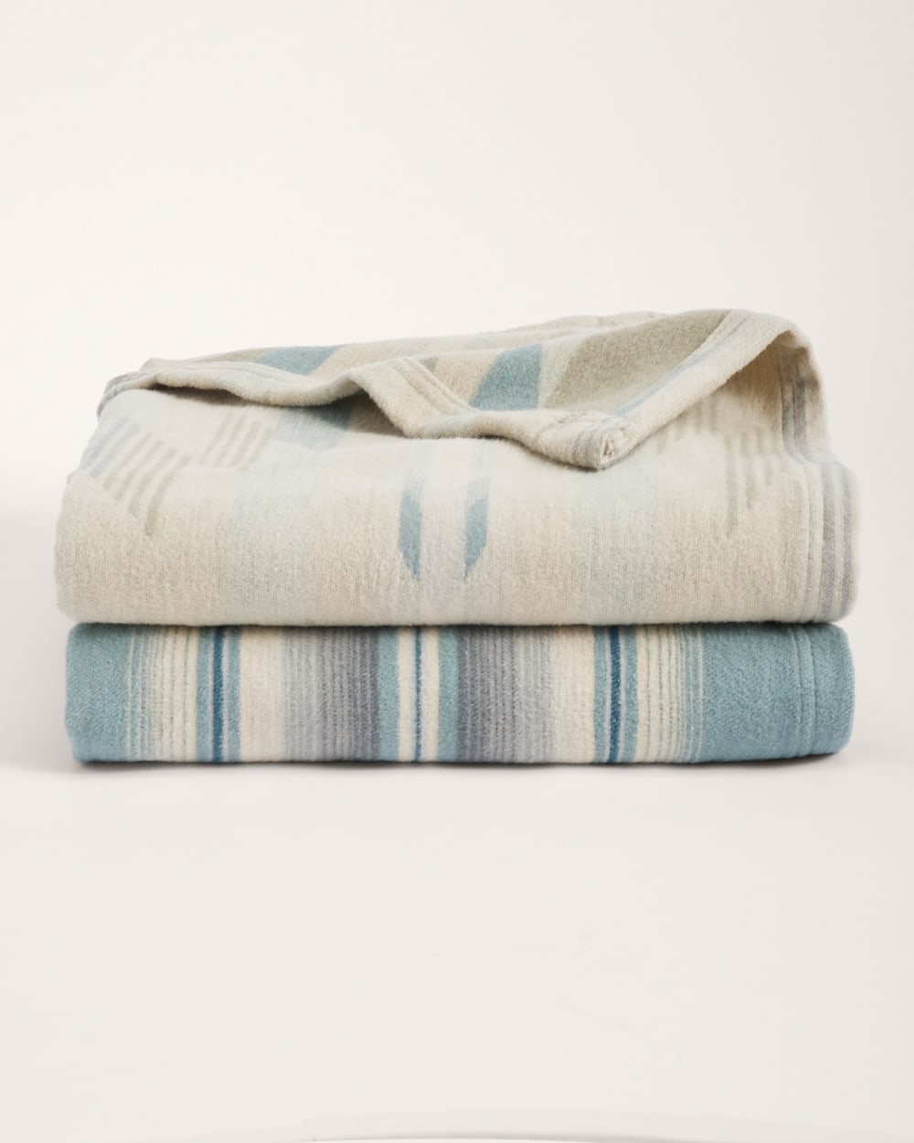 WYETH FALLS/STRIPE ORGANIC COTTON THROW GIFT PACK IN LINEN image number 1