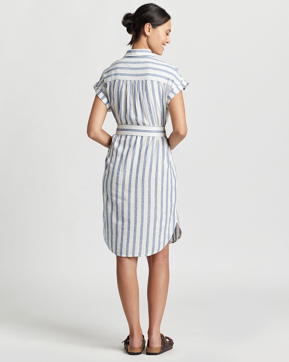 Short sleeve single layer side pocket dress