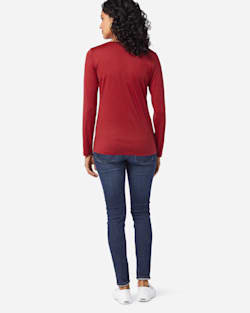 ADDITIONAL VIEW OF MACHINE WASHABLE LONG SLEEVE MERINO TEE IN RED ROCK image number 3